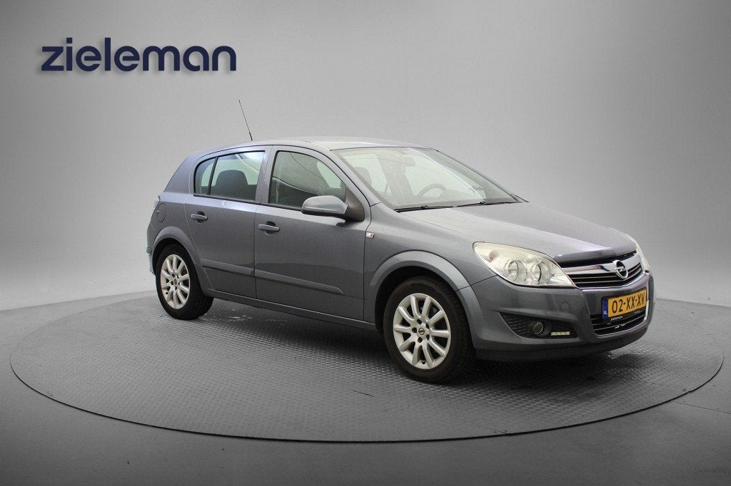 Opel ASTRA  1.6 Temptation - Airco, Cruise, Trekhaak, Voorwielaandrijving, 15 km/l, Gebruikt, Huisgarantie