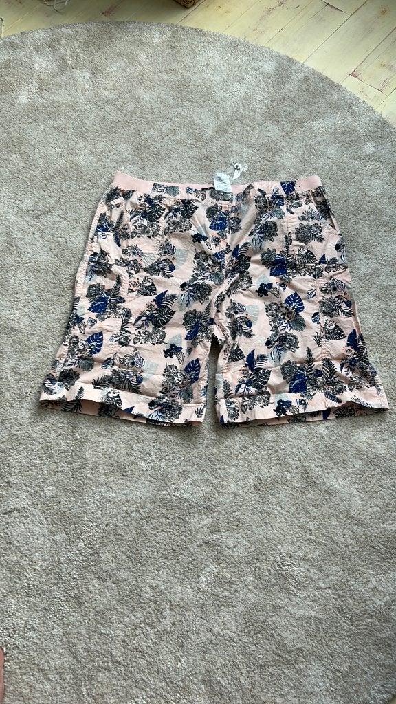 Korte broek maat 52 dames broek XXL zgan, Kleding | Dames, Overige kleuren, Kort, Maat 46/48 (XL) of groter, Ophalen of Verzenden