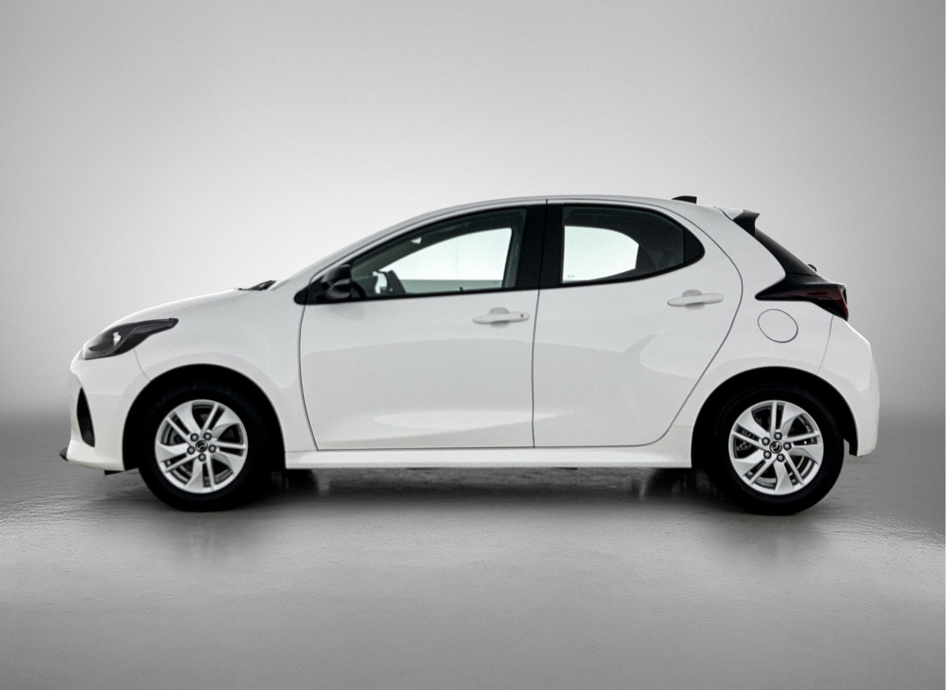 Mazda 2 Hybrid 1.5 Centre-line | Stoelverwarming | Camera |, Auto's, 12 maanden, Gebruikt, Wit, Bedrijf