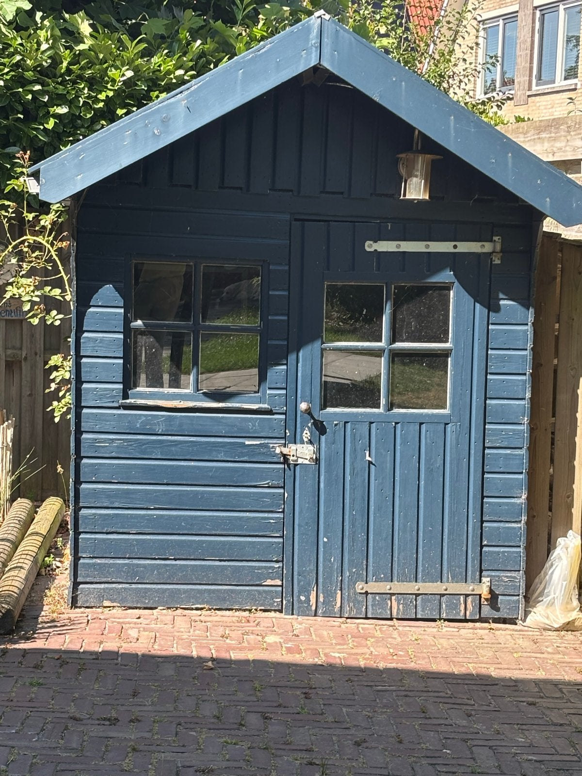 Gratis af te halen: Houten tuinhuis voor opknapper, Tuin en Terras, Tuinhuizen, Gebruikt, Tuinhuis, Minder dan 200 cm, 2 ramen
