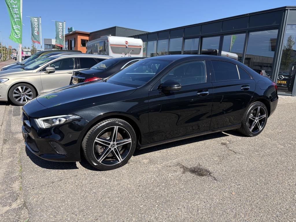 Mercedes-Benz A-Klasse 250 e Business Solution AMG night pac, 12 maanden, Gebruikt, 4 cilinders, Leder en Stof