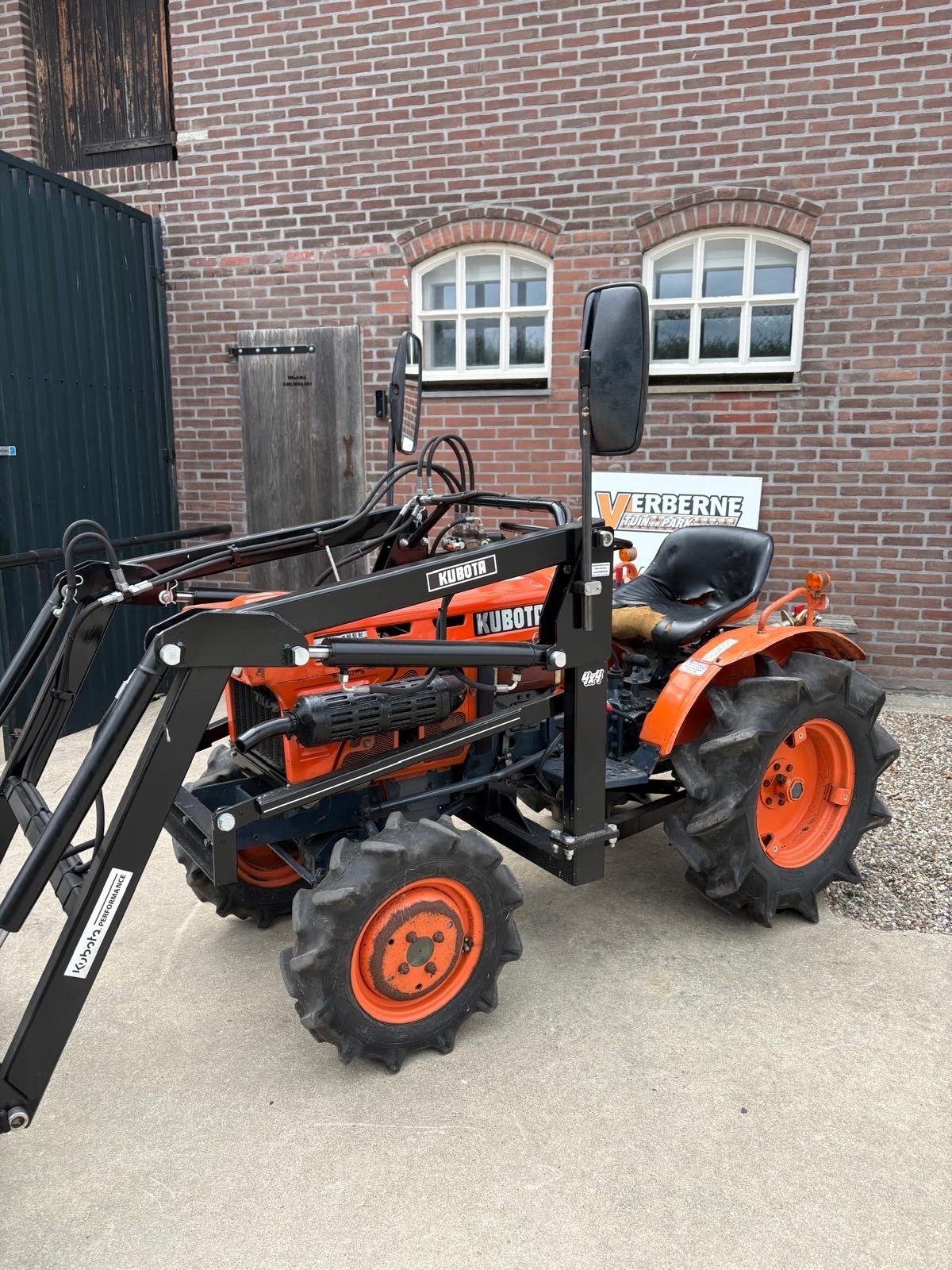 Kubota B7001 compact tractor met voorlader 4x4, Ophalen, Gebruikt