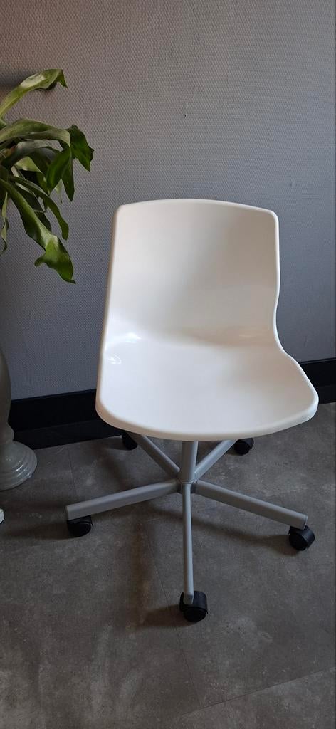 Ikea Snille kleinere bureaustoel, kinderbureaustoel, wit, Huis en Inrichting, Bureaustoelen, Zo goed als nieuw, Bureaustoel, Wit