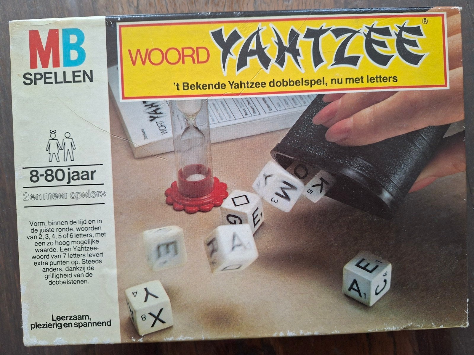 Woord Yahtzee - Het bekende dobbelspel, nu met letters, Hobby en Vrije tijd, Gezelschapsspellen | Bordspellen, Vijf spelers of meer