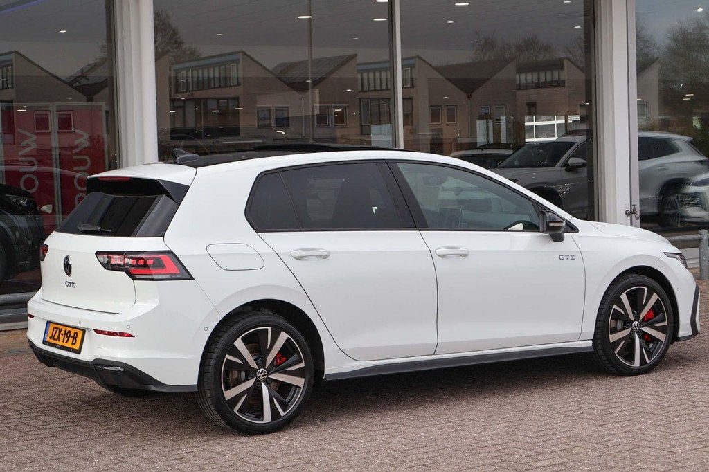 Volkswagen Golf GTE 1.5 eHybrid 272pk | SoH 97% | Panoramada, Auto's, 12 maanden, Stof, 4 cilinders, 150 min