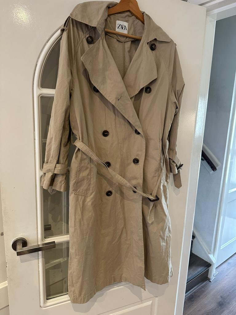 Mooie trenchcoat van Zara in zo goed als nieuwe, Ophalen of Verzenden, Zo goed als nieuw
