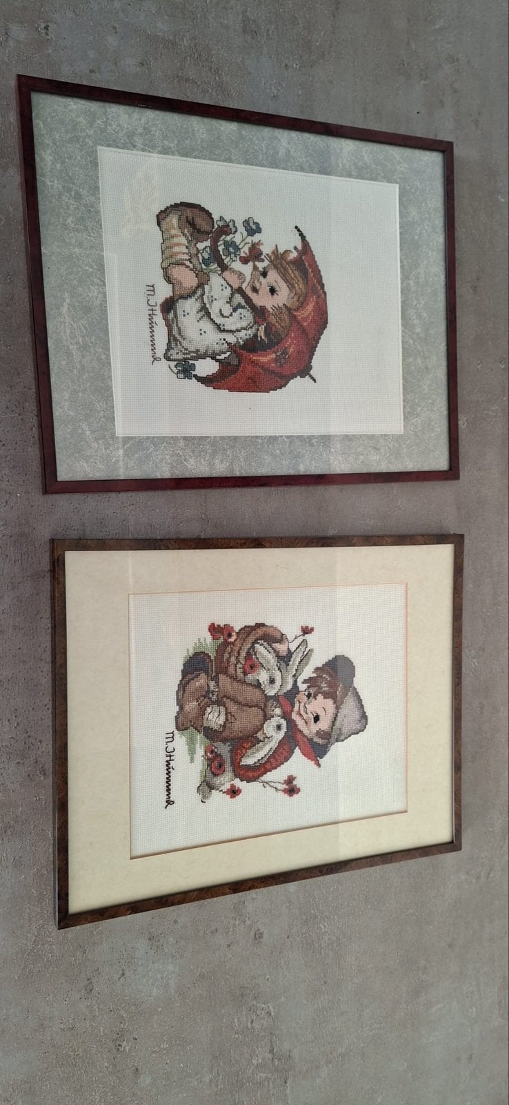 2 ingelijste borduurwerken van M.J. Hummel, Ophalen, Minder dan 50 cm, Overige typen, Zo goed als nieuw