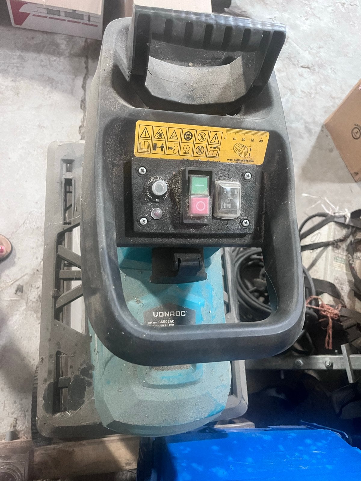 Vonroc Hakselaar 2800W Stil - Elektrisch met Opvangbak, Ophalen, Gebruikt, Elektrisch, Met opvangbak