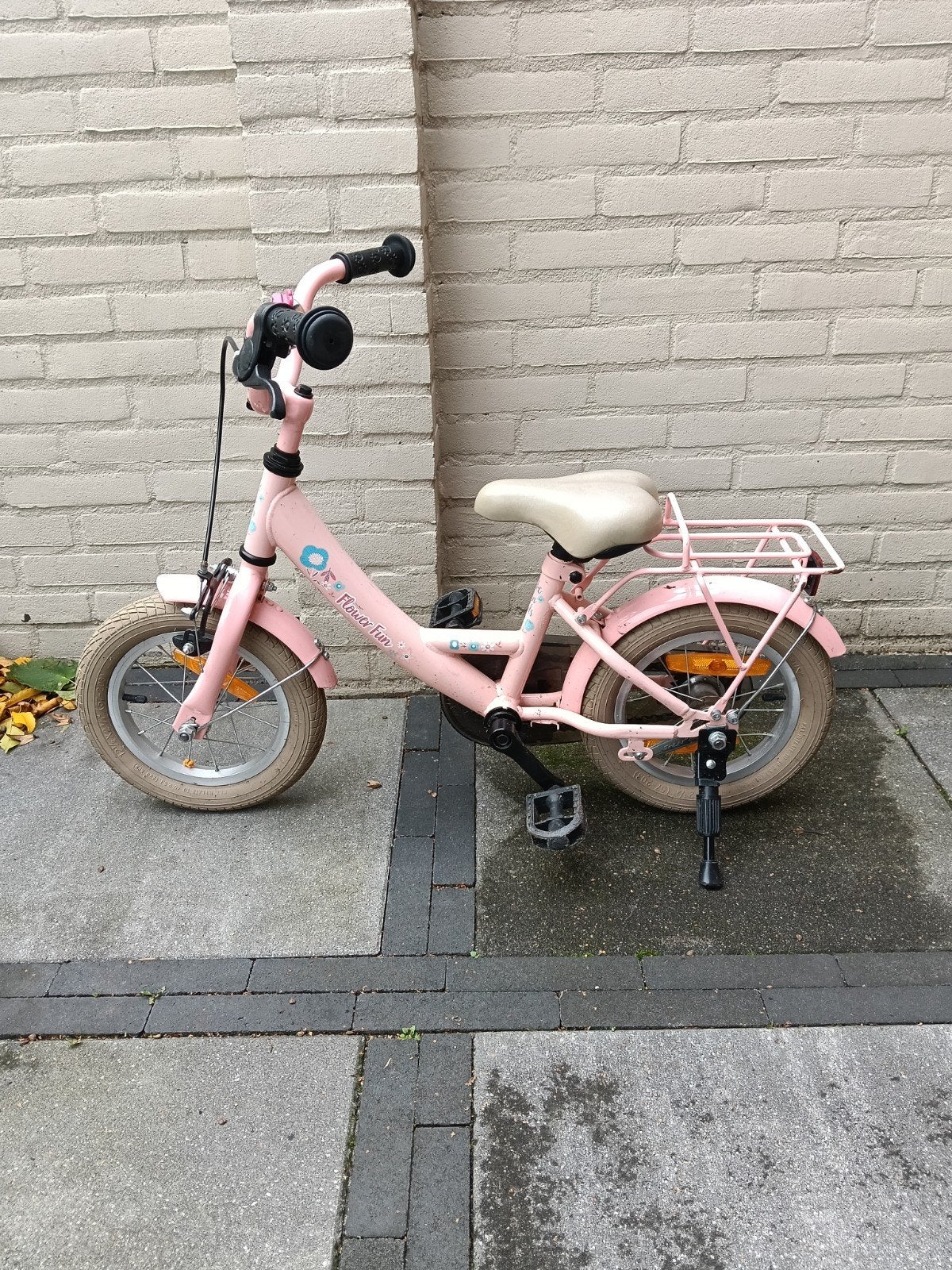 Roze kinderfiets 12 inch met terugtraprem en bagagedrager, Fietsen en Brommers, Ophalen, Terugtraprem, Gebruikt, Bike Fun Kids