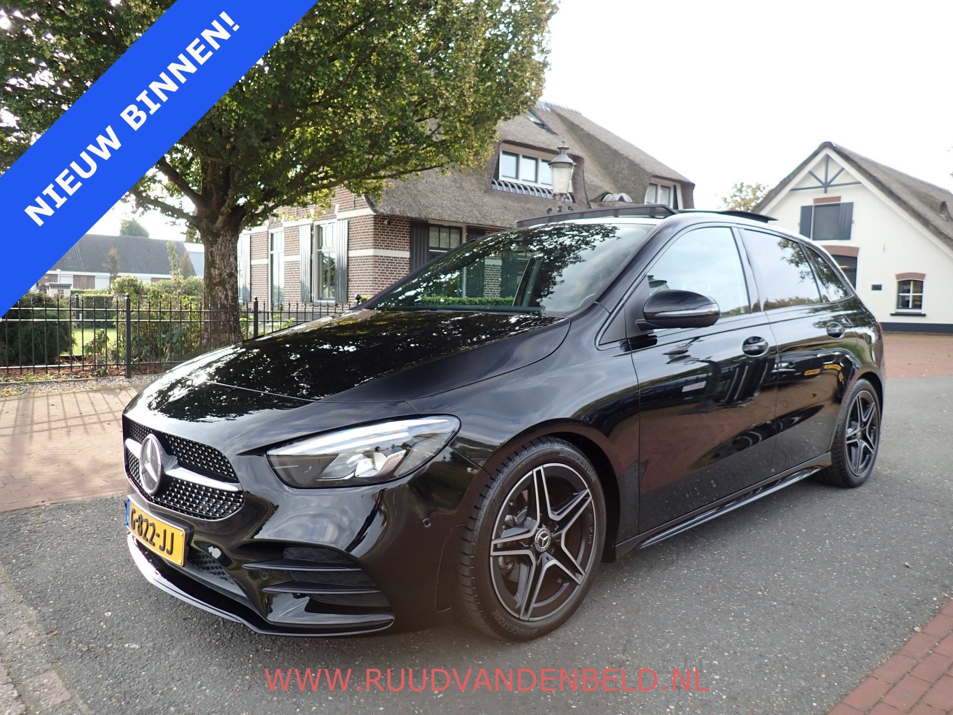Mercedes-Benz B-Klasse 180 AMG-LINE / CAMERA / CARPLAY / TRE, 136 pk, 4 cilinders, 700 kg, Leder en Stof