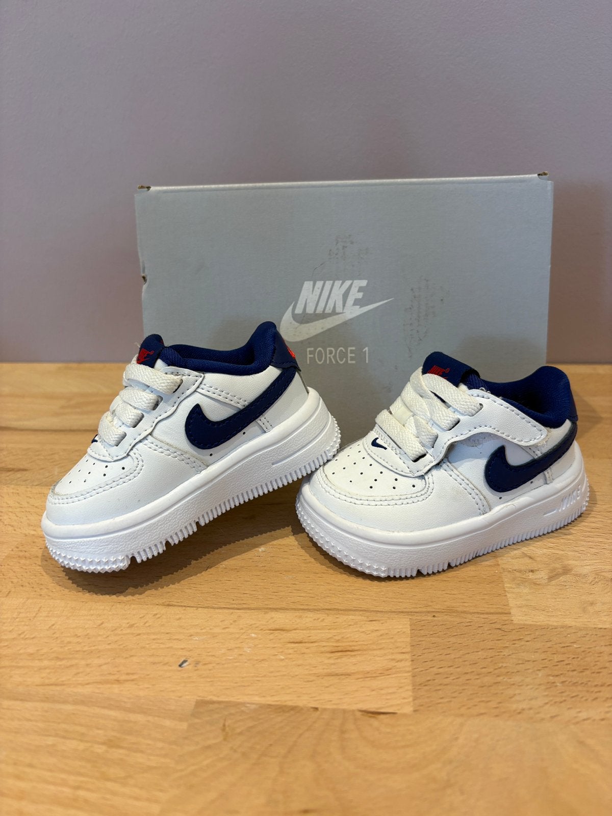 Nike Sportswear Force 1 Low EasyOn White/Deep Royal Blue, Ophalen of Verzenden, Zo goed als nieuw, Jongen of Meisje, Schoenen