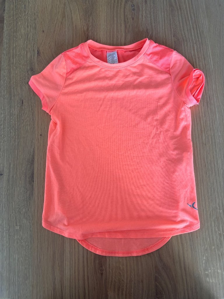 Gedragen sport shirt van decatlon maat 134, Gebruikt, Jongen of Meisje, Sport- of Zwemkleding, Decathlon