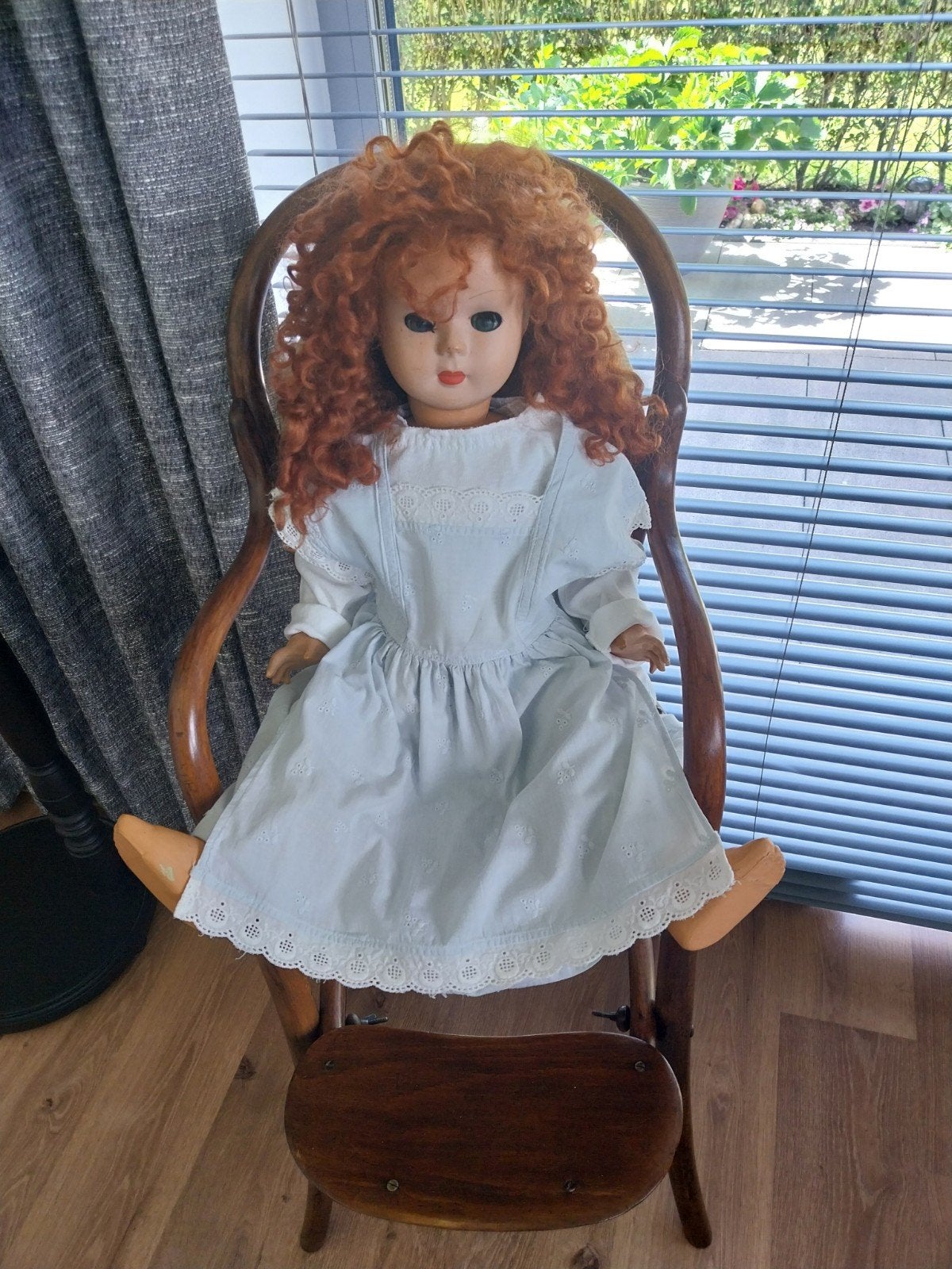 Antieke pop met rood krullend haar, 60 cm, Verzamelen, Ophalen of Verzenden, Gebruikt, Pop