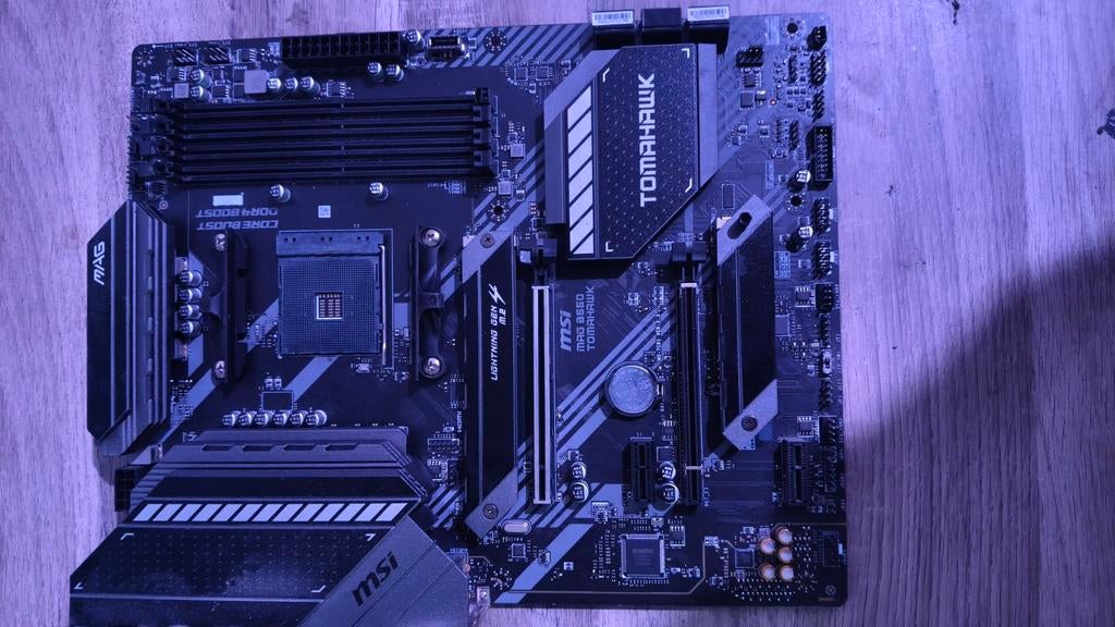 MSI B550 Tomahawk moederbord mobo, Computers en Software, Moederborden, Ophalen of Verzenden, DDR4