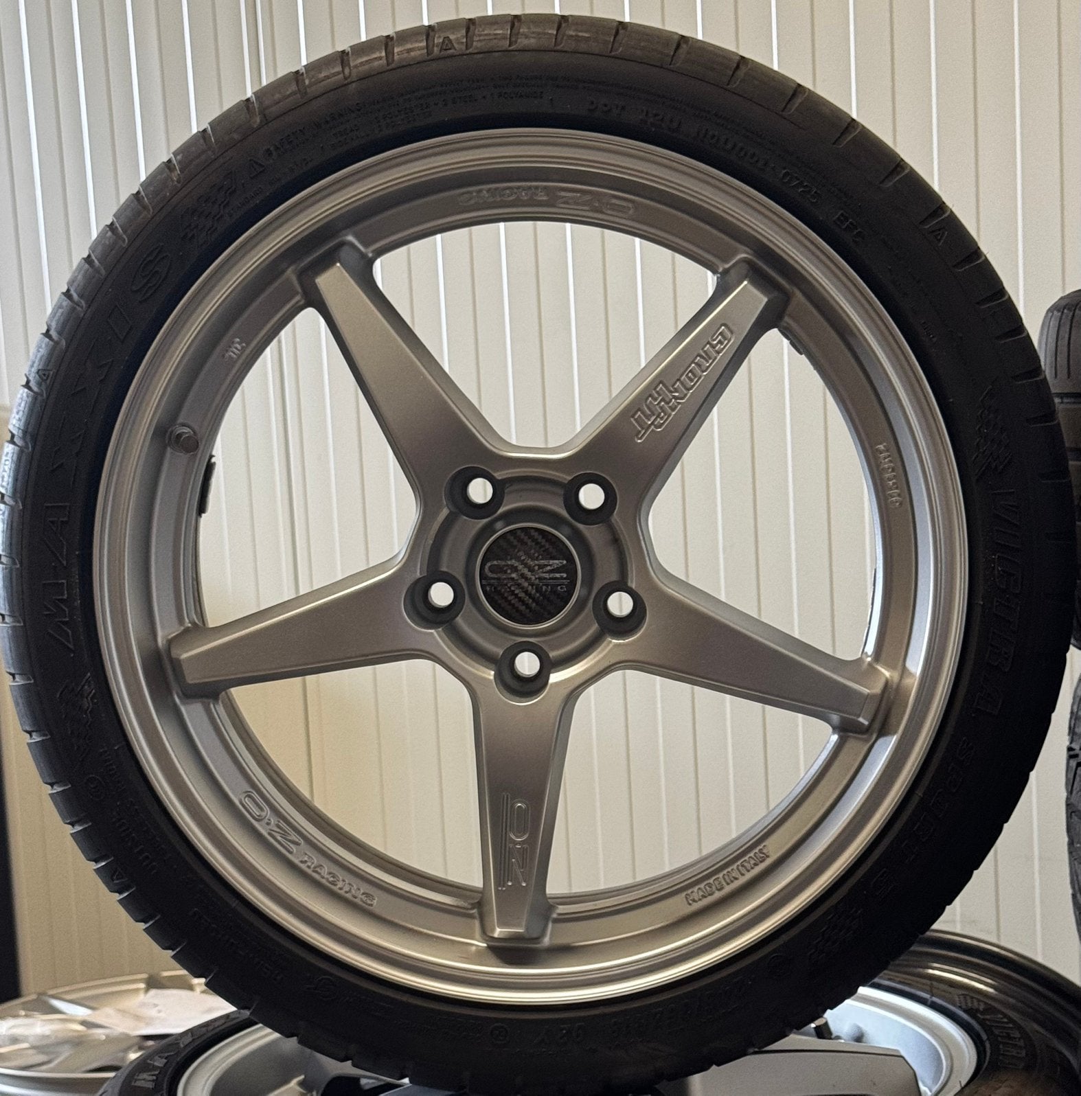 OZ Racing Crono HT velgen met banden 18” 8J 5x112 Zilver, 18 inch, Gebruikt, Banden en Velgen, Ophalen of Verzenden