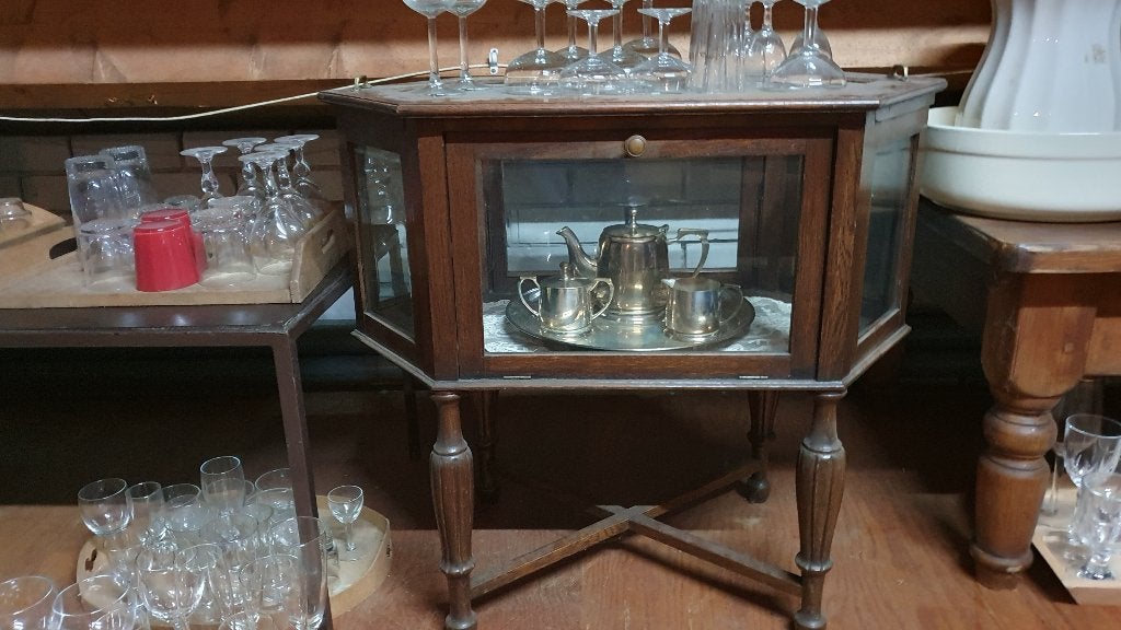 Antiek eiken Theekastje in perfekte staat, klep voor en het, Ophalen