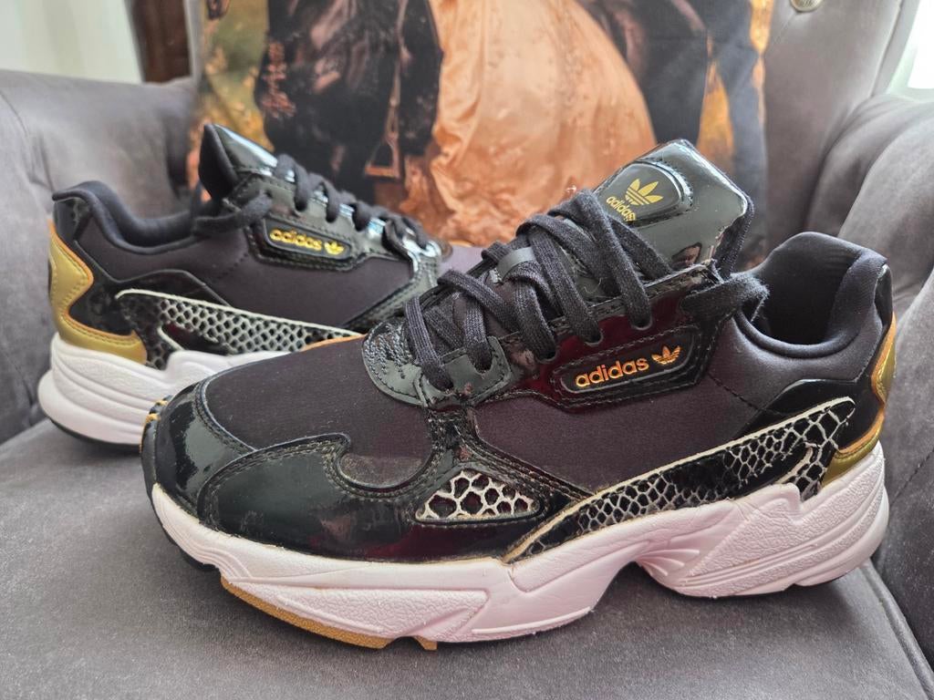 Adidas Falcon w sneakers, Ophalen of Verzenden, Zo goed als nieuw, Wit, Sneakers of Gympen