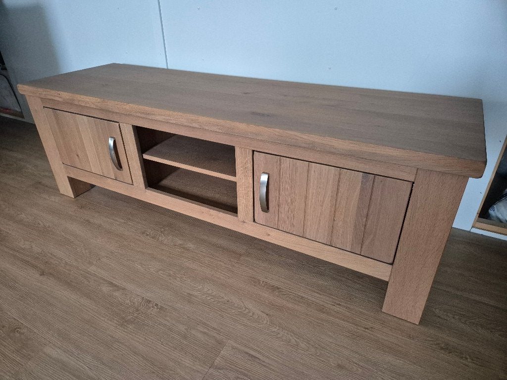 Tv meubel massiek eiken van Goossens 164 x 52 x 51 cm, Huis en Inrichting, 150 tot 200 cm, Eikenhout, Ophalen of Verzenden, Zo goed als nieuw