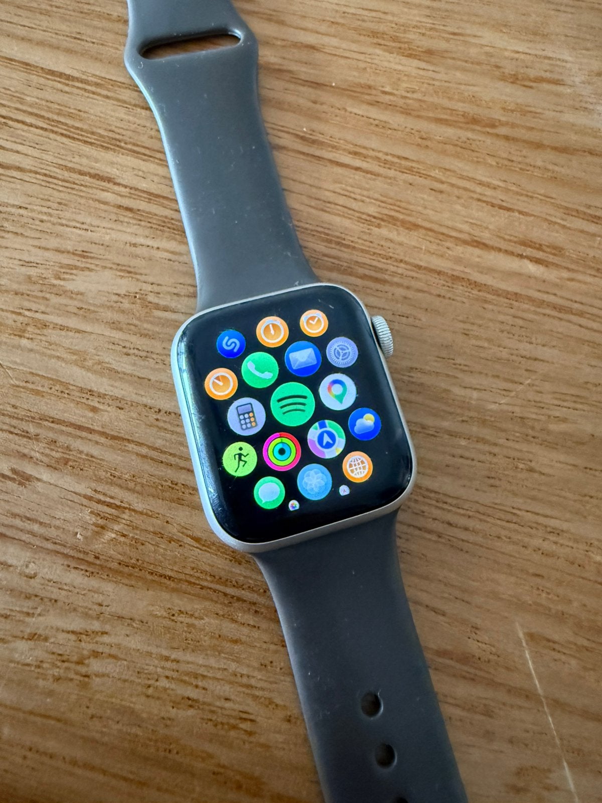 Apple Watch SE 40mm Starlight, Ophalen, Gebruikt, IOS, Waterdicht