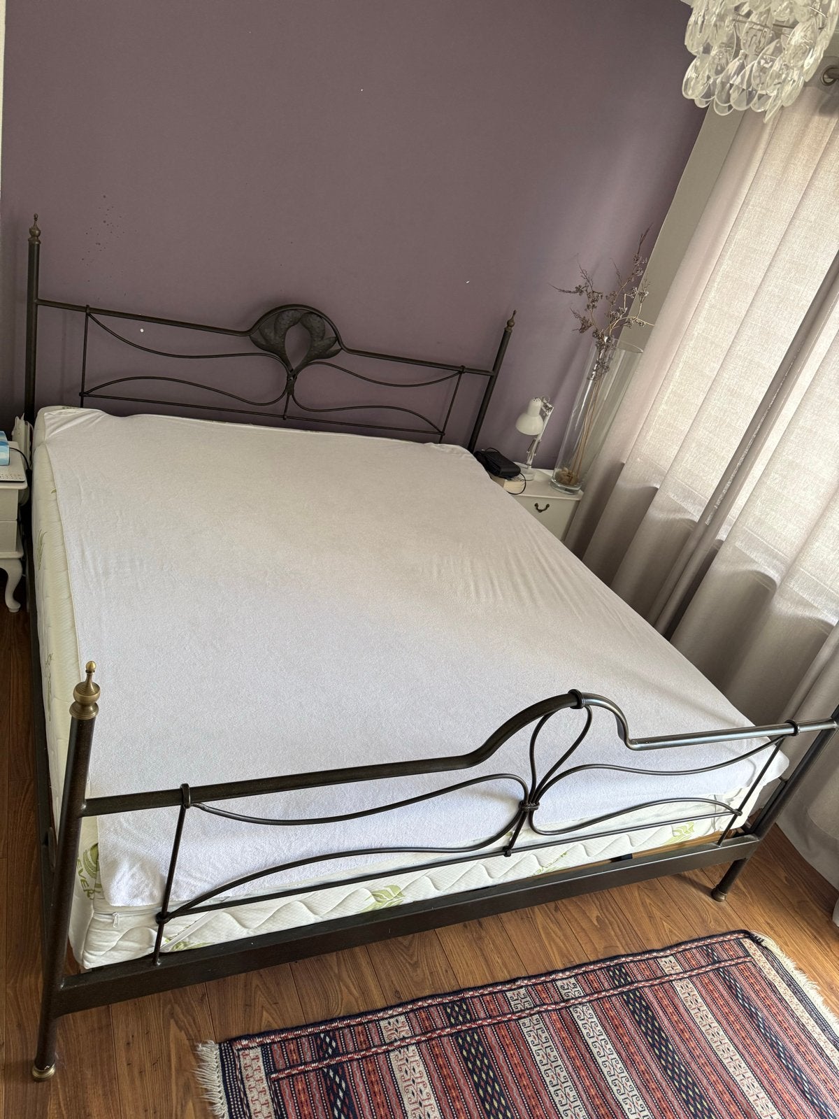 Metalen bed 180x200 cm met bodem en nachtkastjes, Gebruikt, Tweepersoons, Ophalen of Verzenden, 180 cm