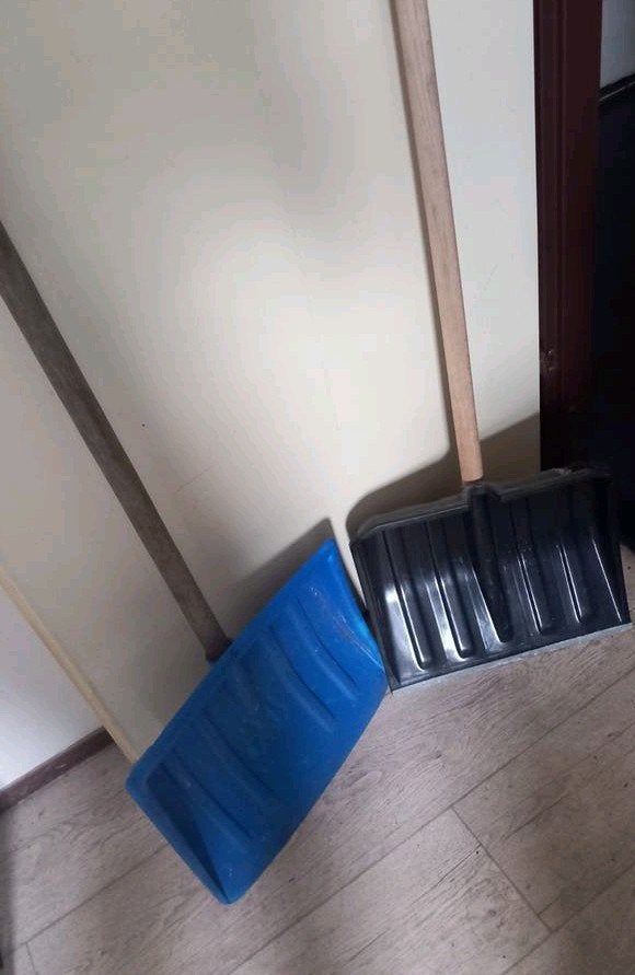 Schep ....blauw of Zwarte ..per stuk, Ophalen