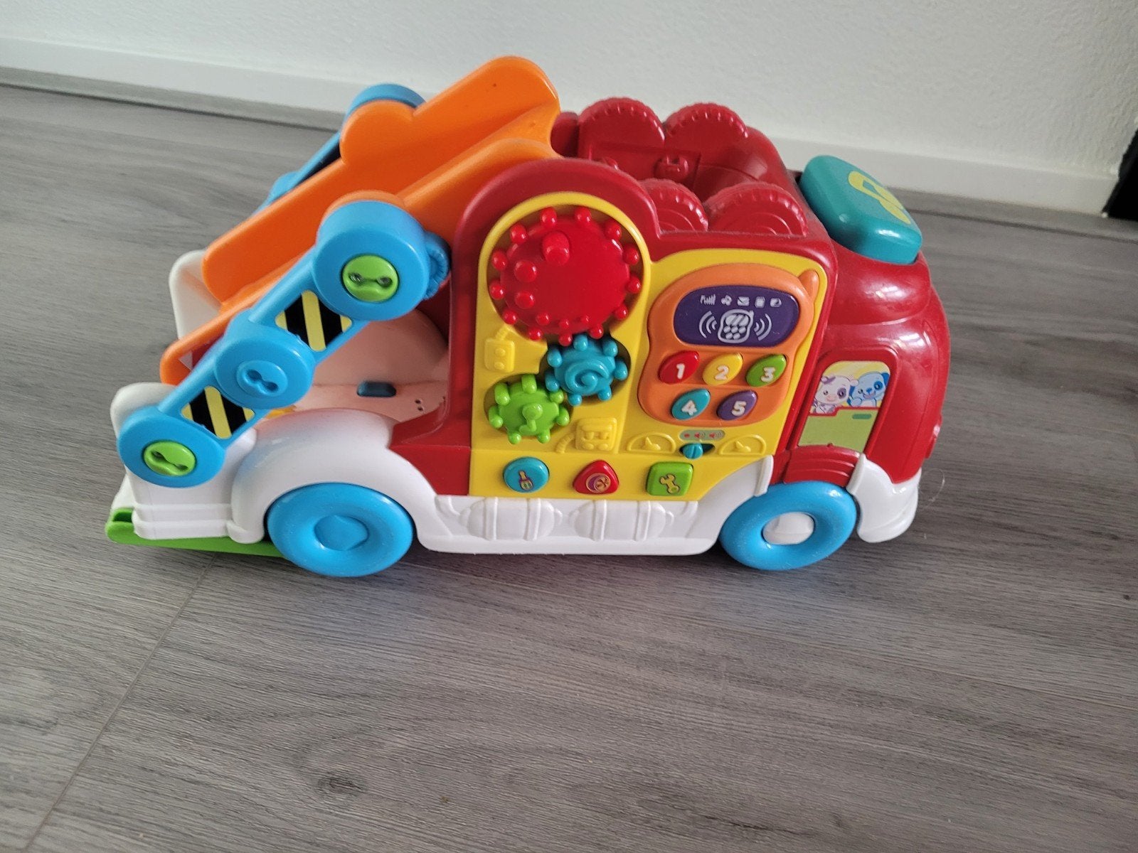 Toet toet auto's + banen, Ophalen, Gebruikt, Auto