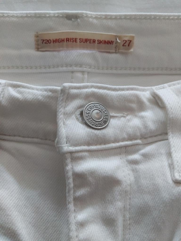 Levi's spijkerbroek maat W27 L28 gebroken wit, Wit, Ophalen of Verzenden, W27 (confectie 34) of kleiner, Gedragen