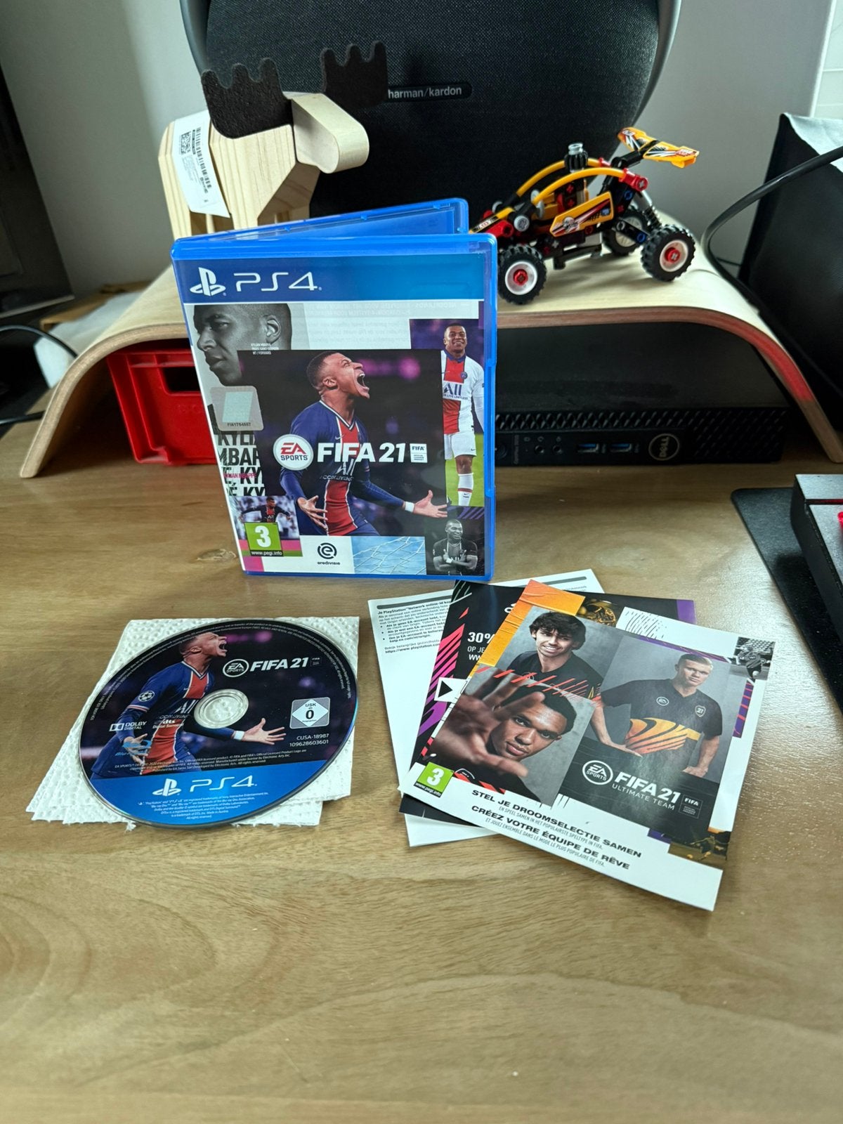Fifa 21 - PlayStation 4, Ophalen of Verzenden, Zo goed als nieuw, Sport, 3 spelers of meer