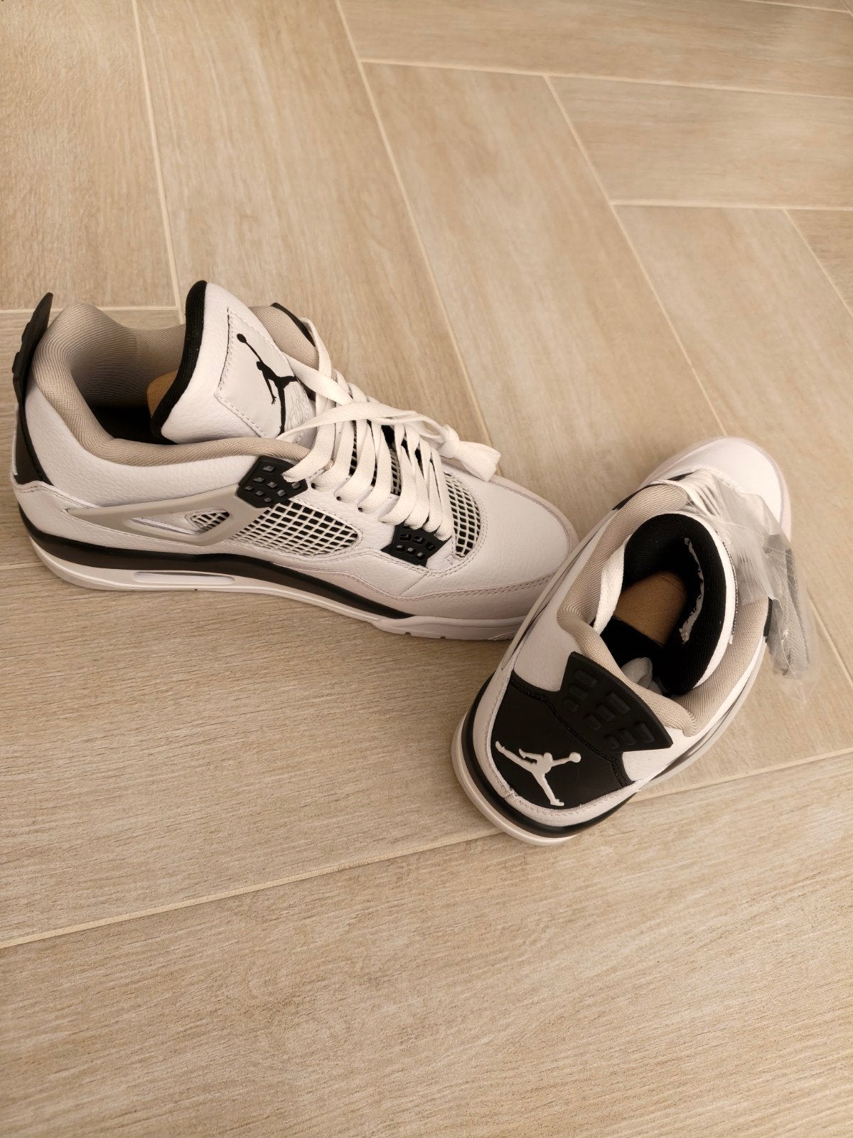 Air Jordan 4 Retro Military Maat 41 Zwart Wit Nieuw, Ophalen of Verzenden, Nieuw, Wit