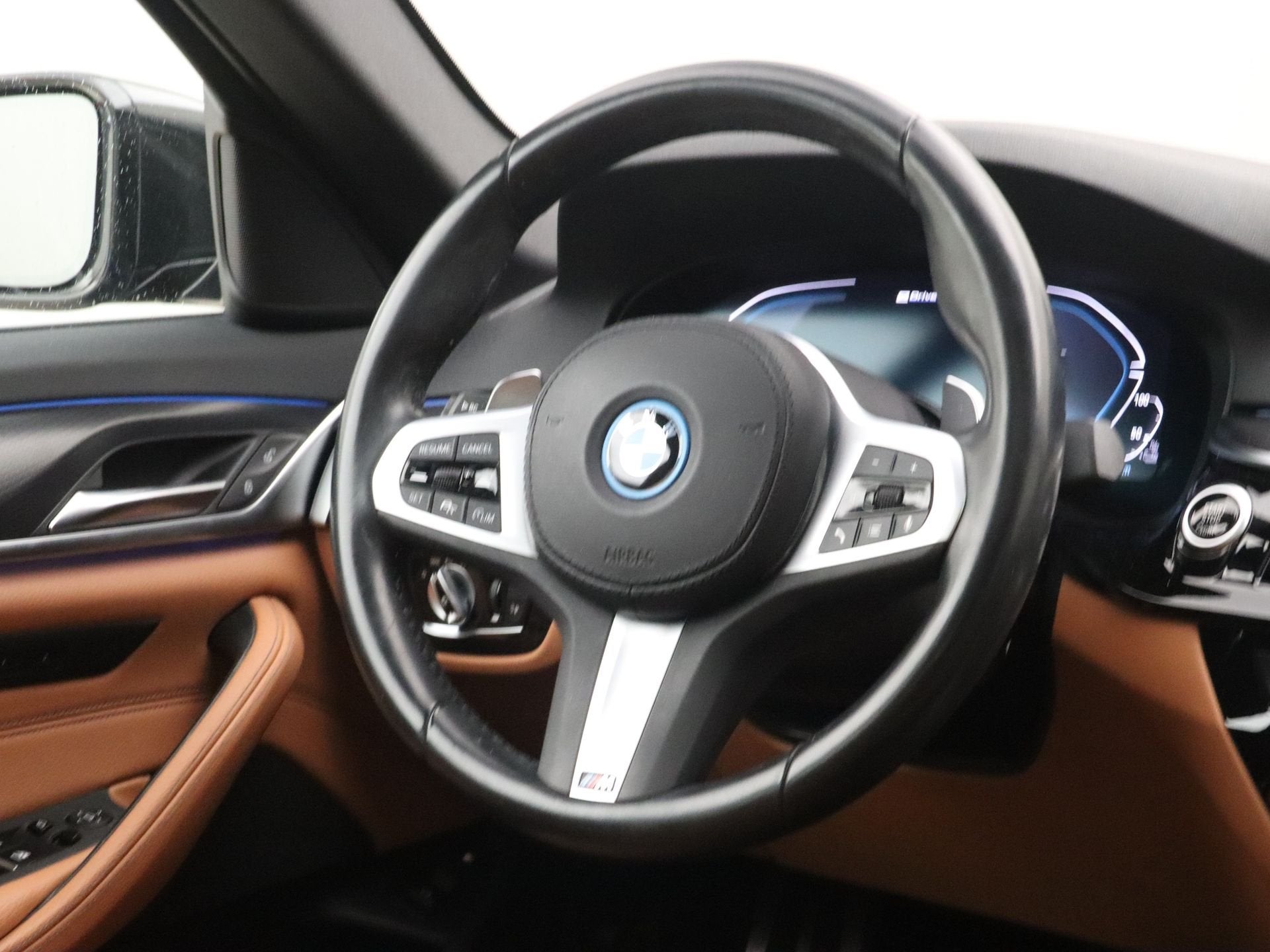 BMW 5 Serie 530e M-Sport - Schuifkanteldak (bj 2022), Auto's, Achterwielaandrijving, Gebruikt, 4 cilinders, Met garantie (alle)