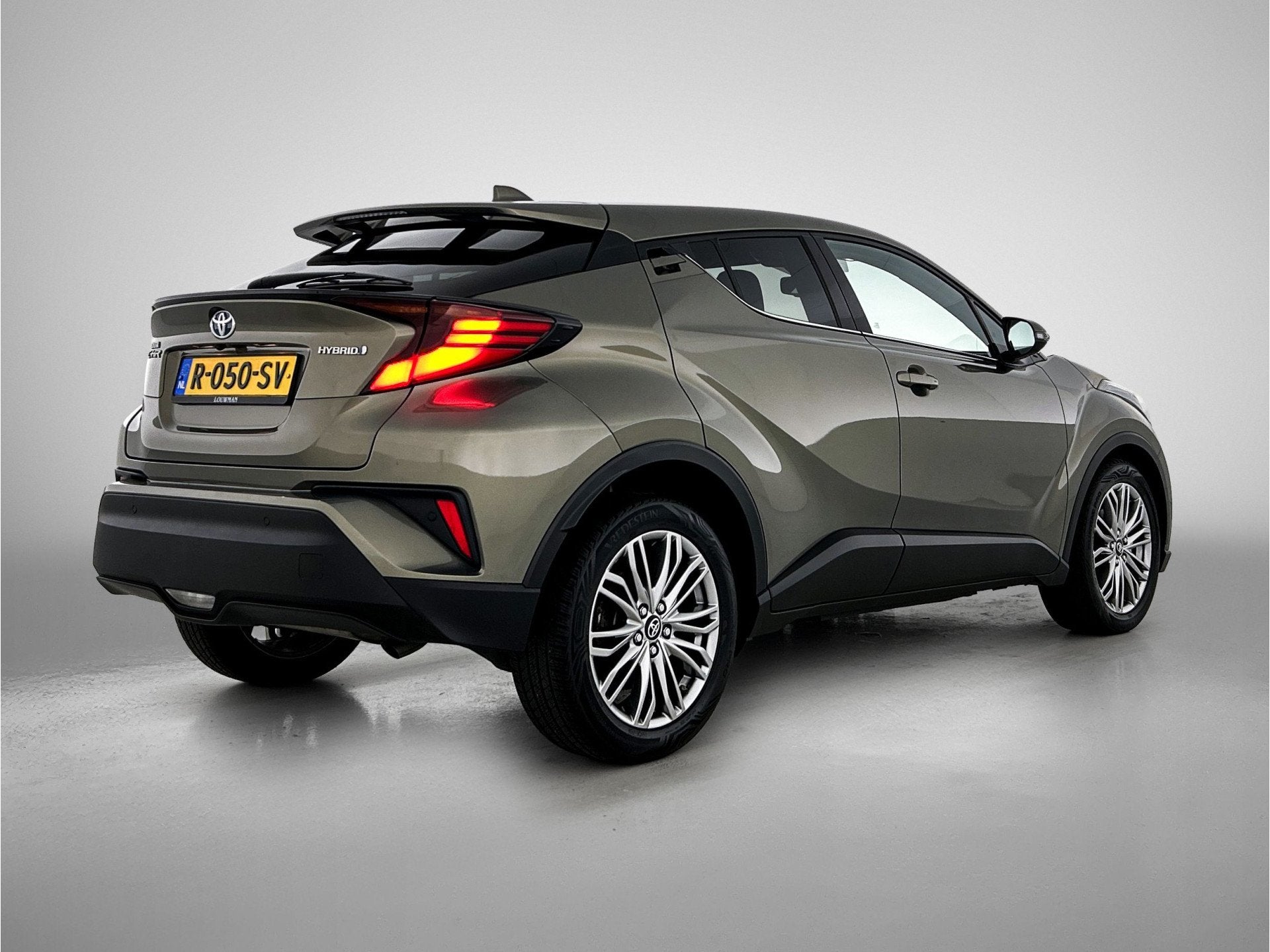 Toyota C-HR 1.8 Hybrid Executive | Dealer onderhouden | JBL, Auto's, 12 maanden, 4 cilinders, Leder en Stof, 122 pk