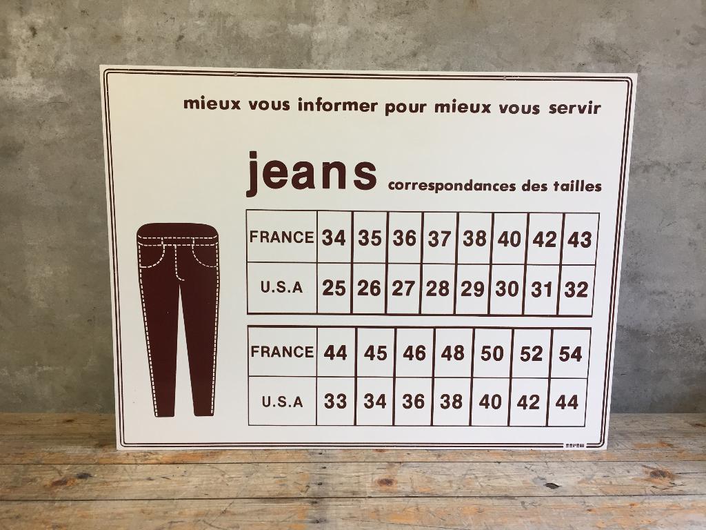 Kunststof bord met spijkerbroek en jeans maten uit Frankrijk, Gebruikt, Vintage, Ophalen of Verzenden, Kunststof
