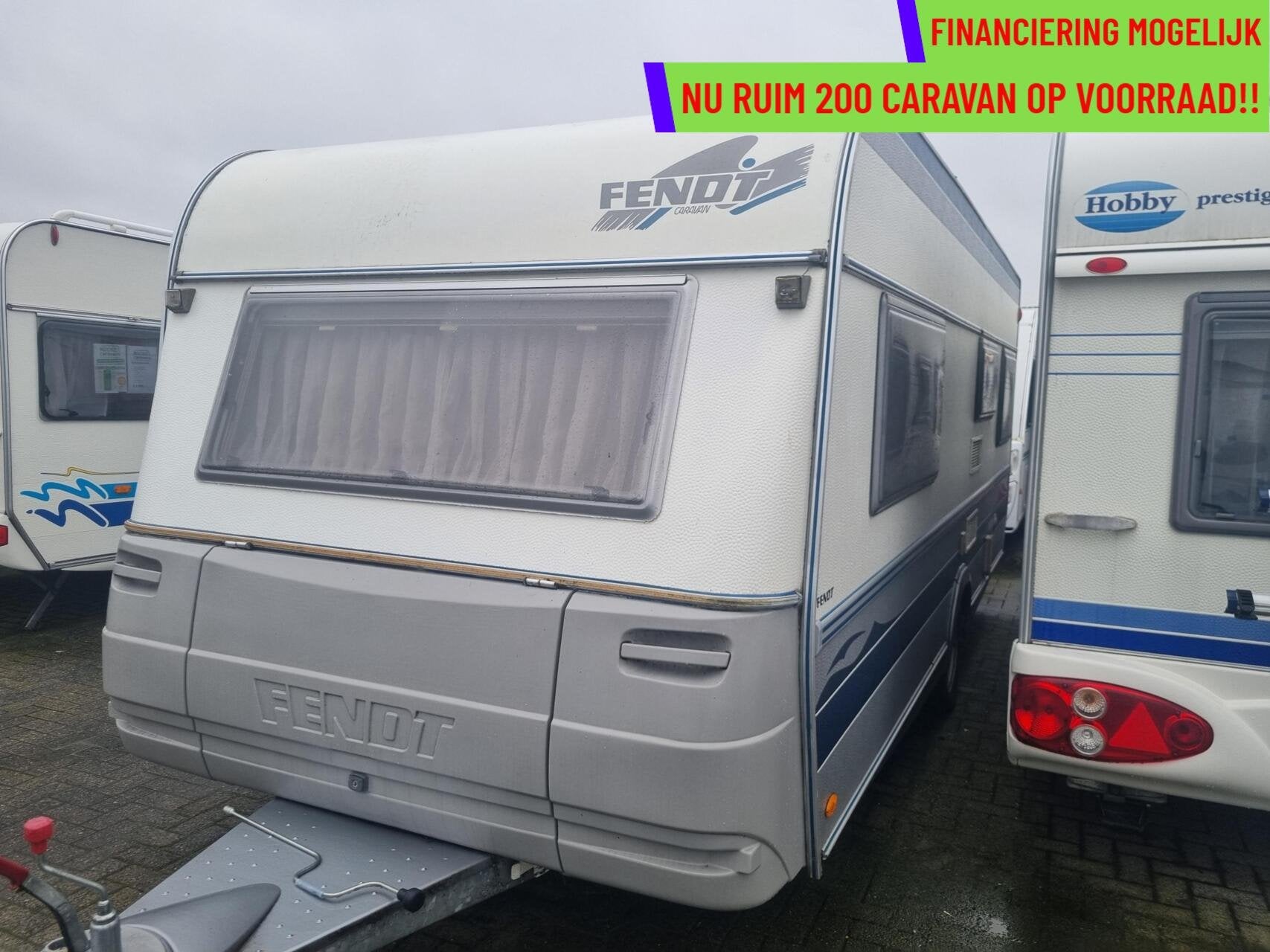 FENDT PLATIN 530 ENKELE BEDDEN + VOORTENT +LUIFEL +MAGNETRON, Caravans en Kamperen, Rondzit, 7 tot 8 meter, Bedrijf, Fendt