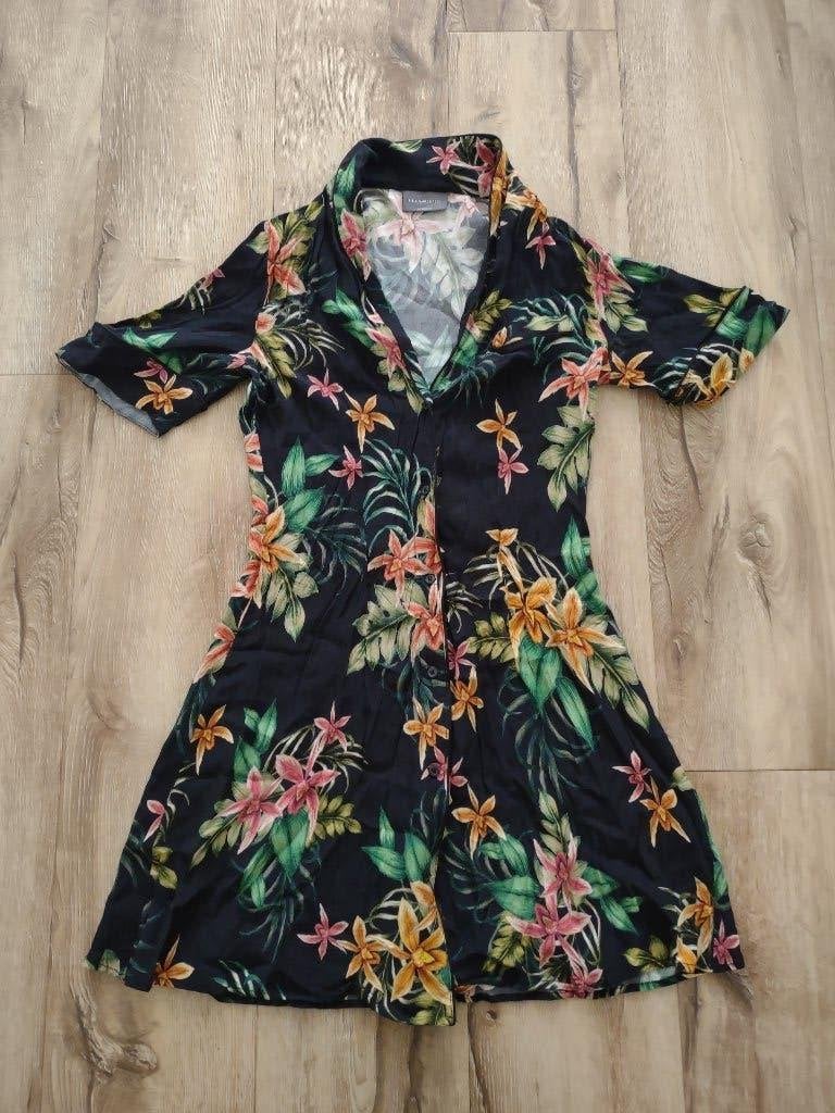 Prachtige zwarte jurk met gekleurde bloemen, maat 38.Yessica, Maat 38/40 (M), Ophalen of Verzenden, Onb, Boven de knie