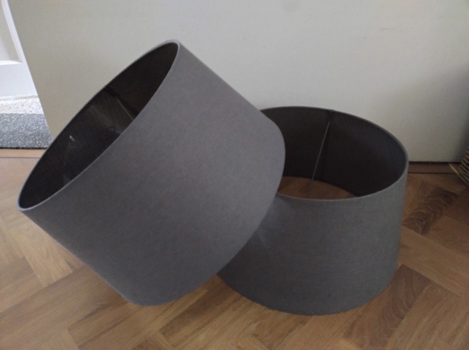 Light & Living lampenkappen kleur taupe, zo goed als nieuw!, Huis en Inrichting, Lampen | Lampenkappen, Rond, 30 cm, Ophalen of Verzenden