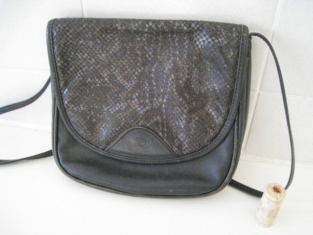 Vintage handtas, zwart met schubben op voorkant, met riem, Ophalen of Verzenden, Nieuw, Zwart, Handtas