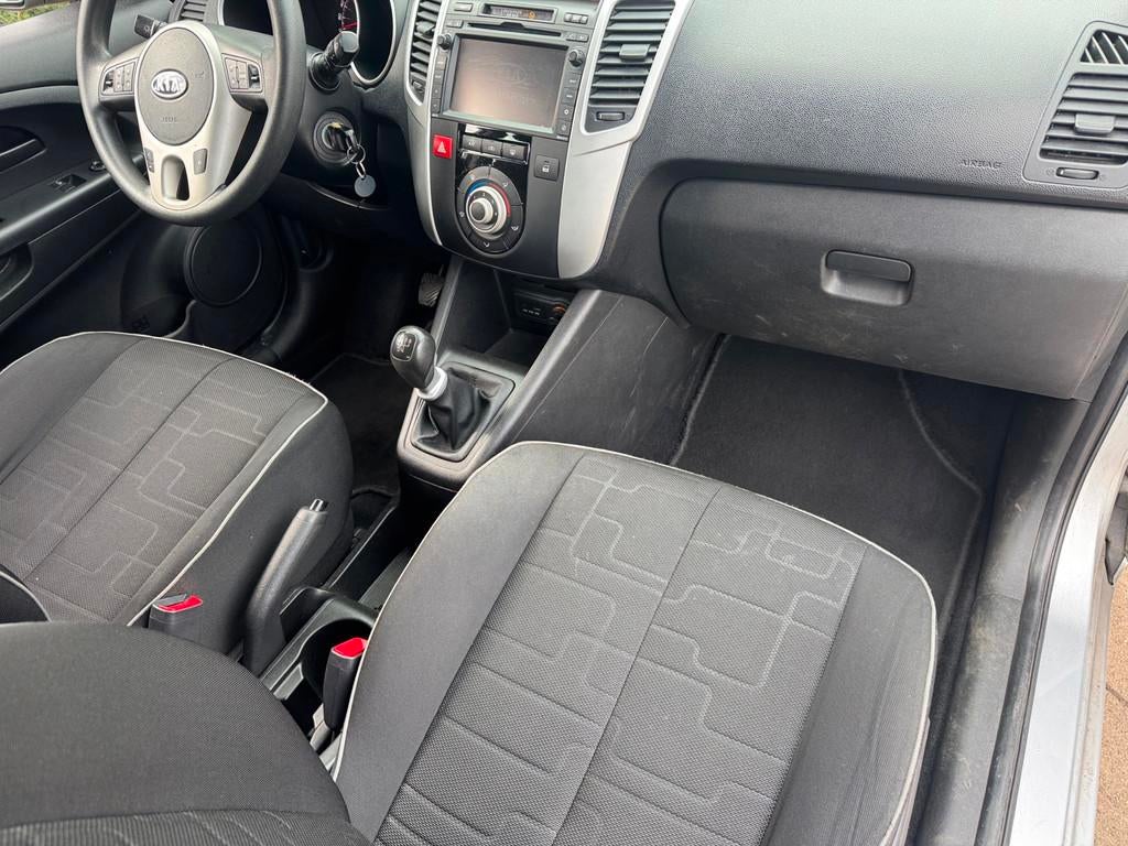 Kia Venga 1.4 CVVT Seven *NETTE AUTO*, Voorwielaandrijving, Euro 5, Gebruikt, 4 cilinders