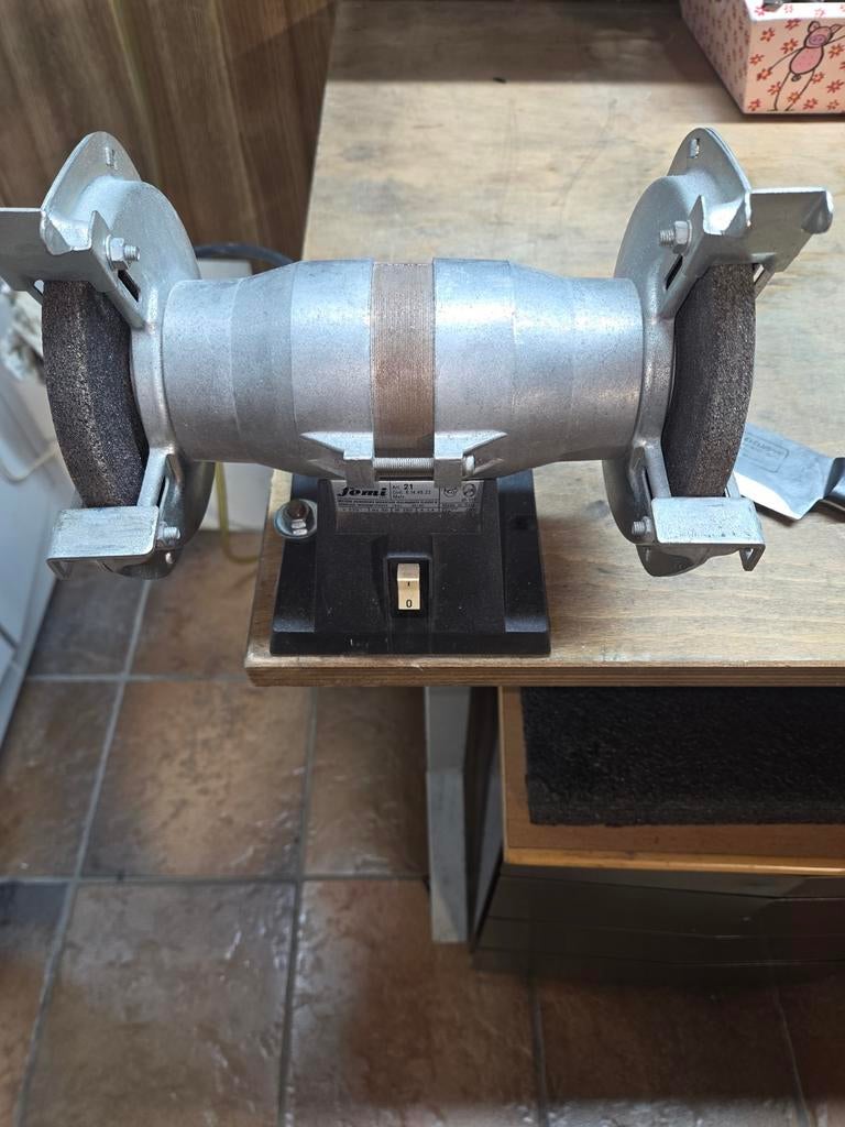 Femi slijpmachine met twee schijven 125mm - z.g.a.n., Doe-het-zelf en Verbouw, Ophalen of Verzenden