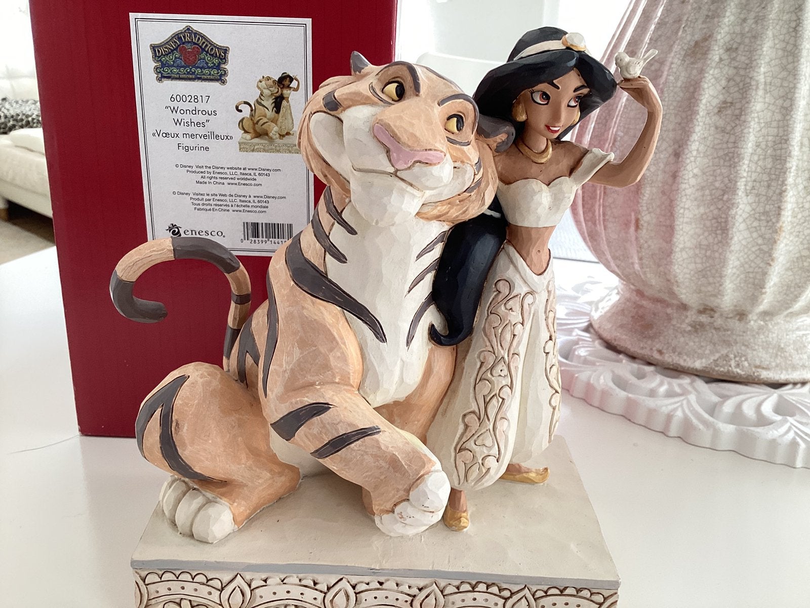 Disney traditions white woodland jasmine en radja, Ophalen of Verzenden, Beeldje of Figuurtje