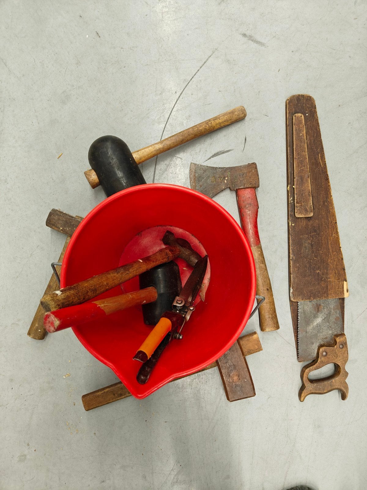 Gereedschap, Ophalen