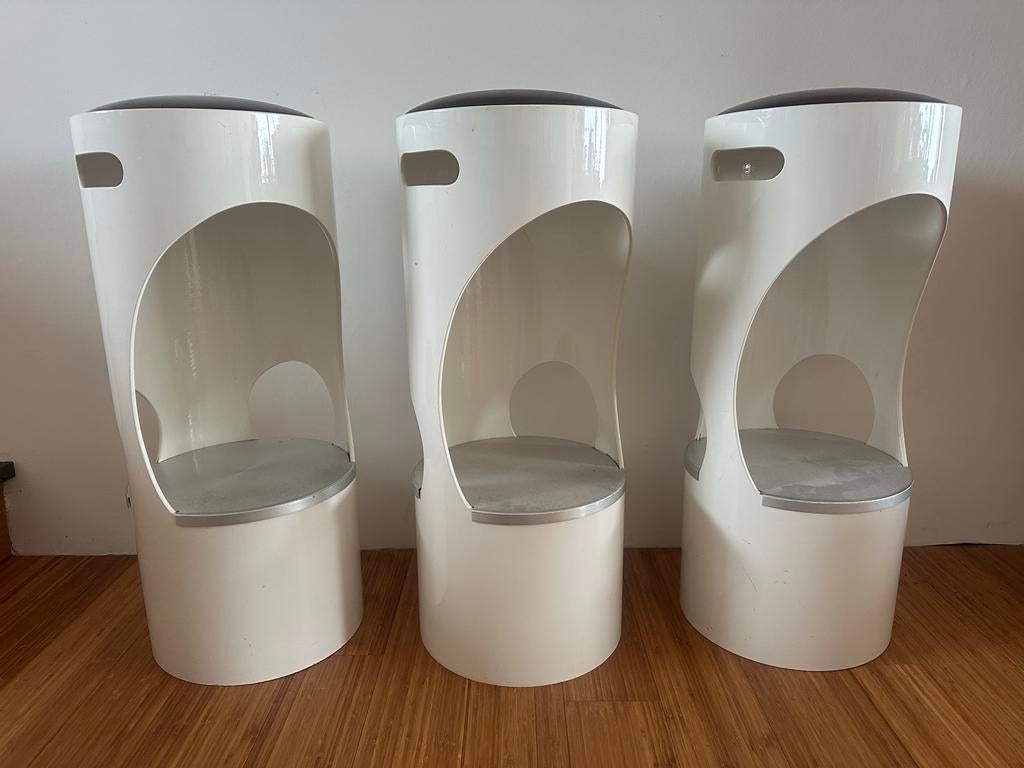 Nebu Space Age barkruk 1970 met opbergruimte Made in Holland, Huis en Inrichting, Barkrukken, Gebruikt, 60 tot 90 cm, Kunststof