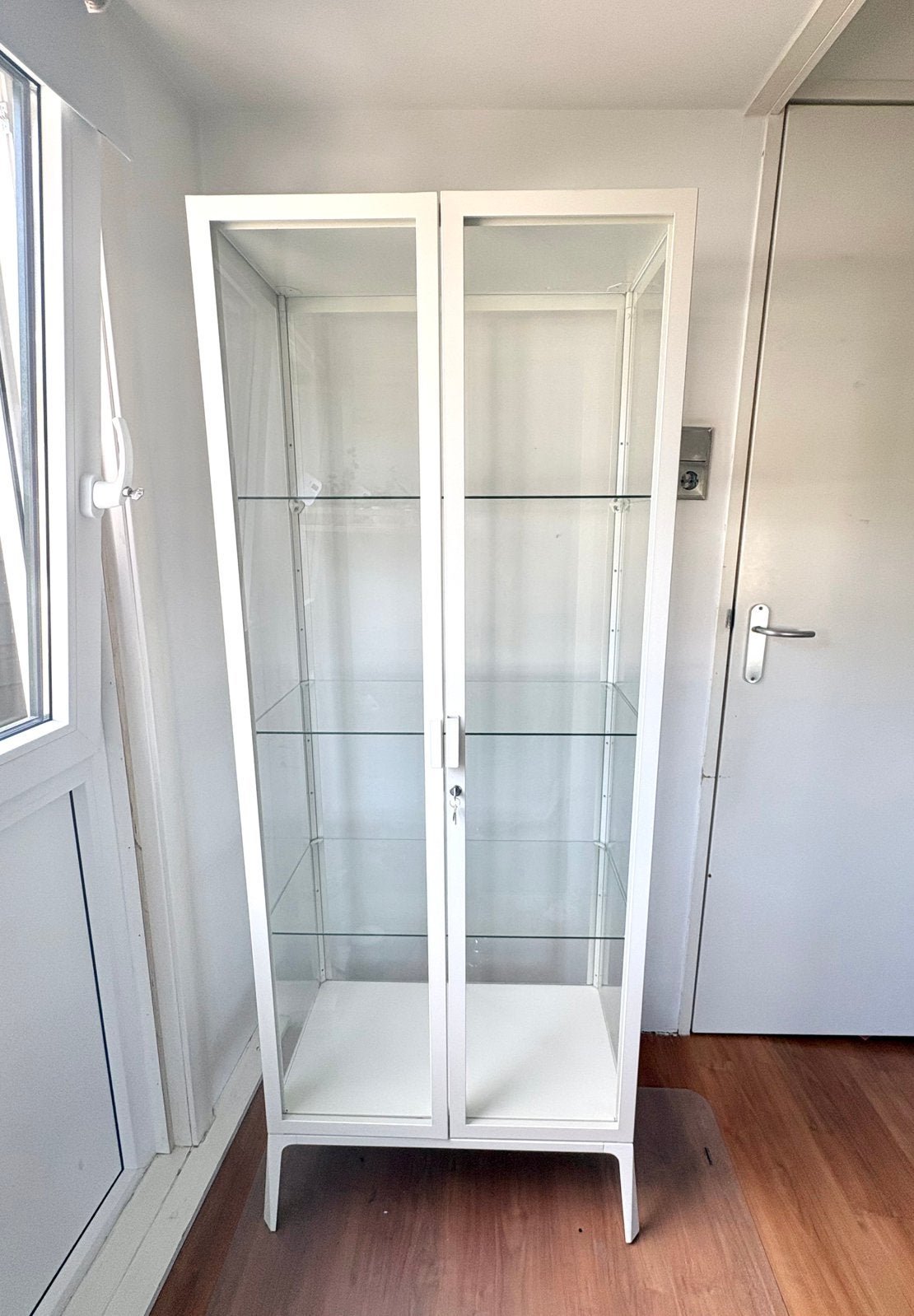 IKEA Milsbo vitrinekast wit - Zo goed als nieuw!, Huis en Inrichting, Kasten | Vitrinekasten, Ophalen, 50 tot 100 cm, 150 tot 200 cm