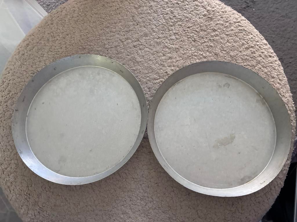 2 Vintage Bakblikken - Rond metaal, Antiek en Kunst, Ophalen of Verzenden