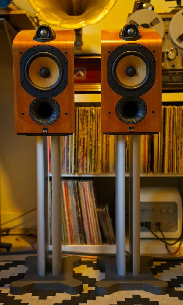 Bowers & Wilkins 705 met originele stands, Ophalen, Gebruikt, Bowers & Wilkins (B&W), 120 watt of meer