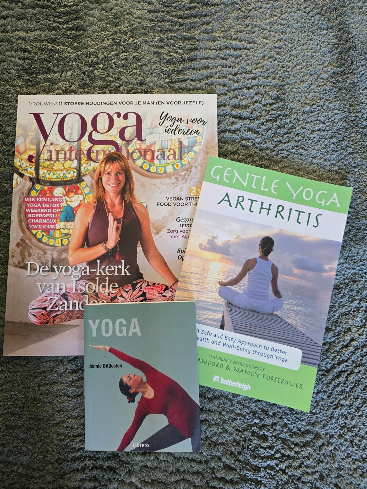 Yoga Boeken en Tijdschrift: Gentle Yoga, Yoga International, Ophalen of Verzenden, Meditatie of Yoga, Instructieboek