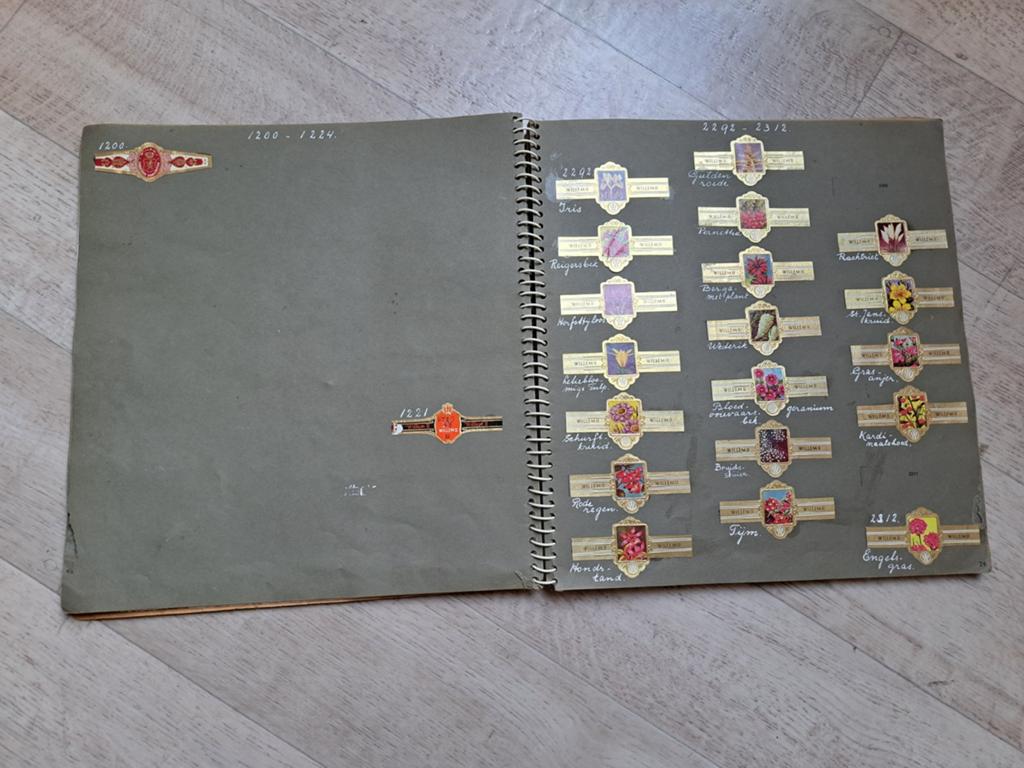 Sigarenbandjes, album, mappen en losse exemplaren, Verzamelen, Rookartikelen, Aanstekers en Luciferdoosjes, Ophalen of Verzenden