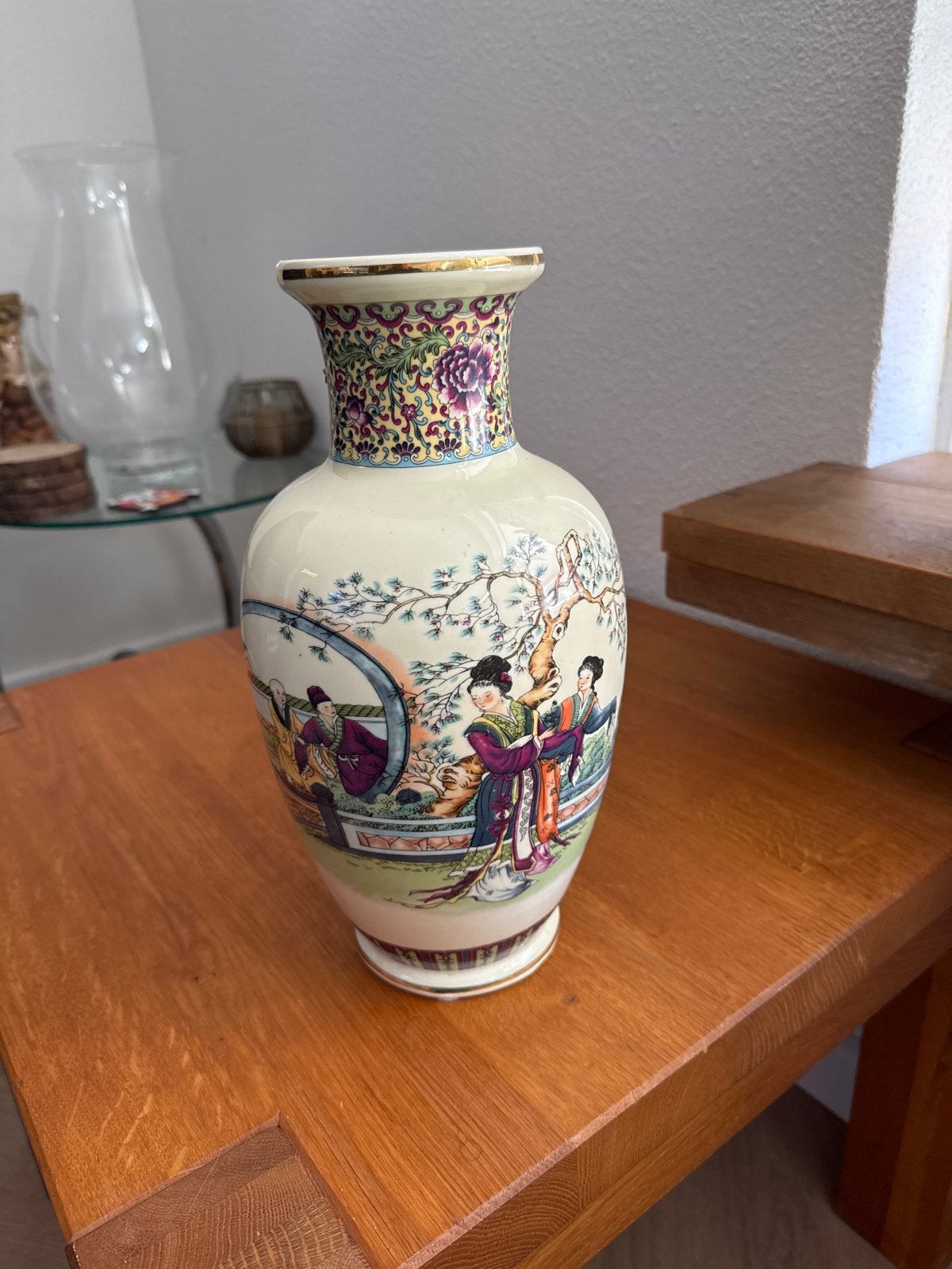 Antieke Chinese Vaas met Handgeschilderde Scènes, Ophalen of Verzenden