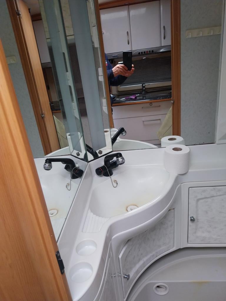 Hobby Easy Excellent 2004 met airco en mover, Caravans en Kamperen, Caravans, Rondzit, Hobby, Dwarsbed, Particulier
