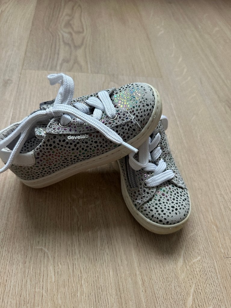 Develab schoentjes – White Combi Fantasy | maat 24, Kinderen en Baby's, Kinderkleding | Schoenen en Sokken, Sportschoenen, Ophalen of Verzenden
