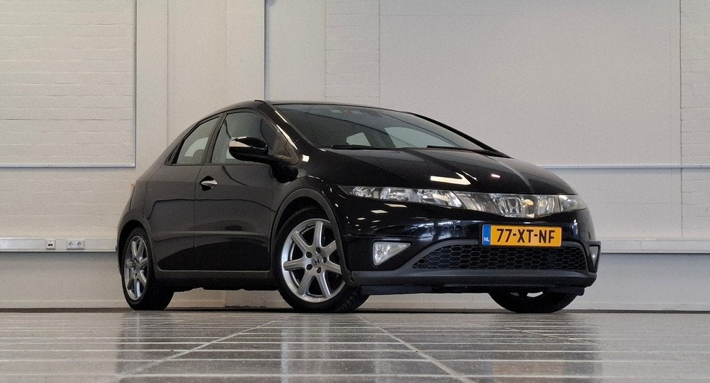 Honda Civic 1.8i 16V Sport Nieuwe APK Garantie 7" Scherm, Auto's, Voorwielaandrijving, 15 km/l, Gebruikt, Zwart